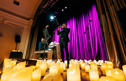 Орган и Дудук при свечах