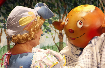 Тётушка Луша и колобок Ванюша