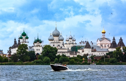 Ростов Великий – жемчужина на озере Неро