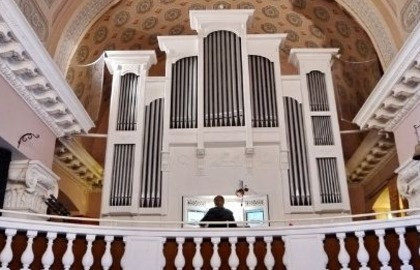 Орган при свечах: соборы Парижа и история Кармен