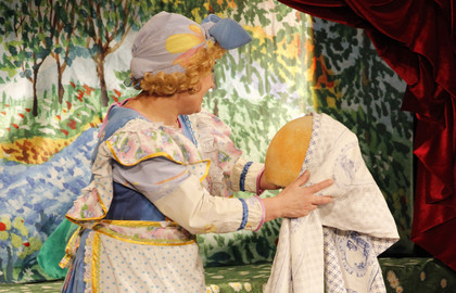 Тётушка Луша и колобок Ванюша