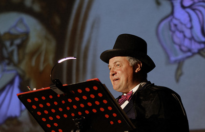 Щелкунчик при свечах с песочной анимацией