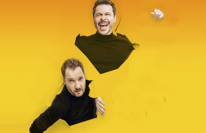 Cцена из «Литературно-театральный проект «БеспринцЫпные чтения». Павел Деревянко и Александр Цыпкин с программой «Славик – как всё было на самом деле»»