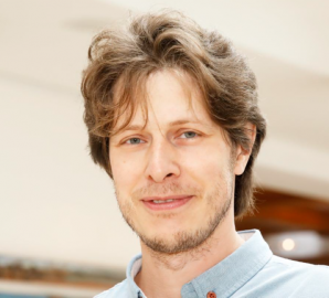 Евгений Поляков