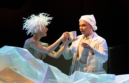 Картонный человечек и Мотылек