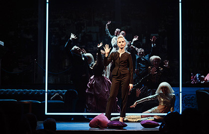 Scene from «Красавец мужчина»