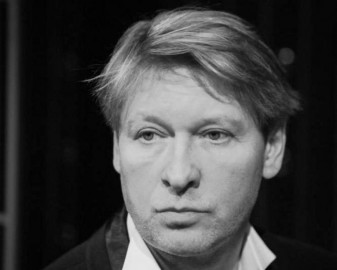 Олег  Царев