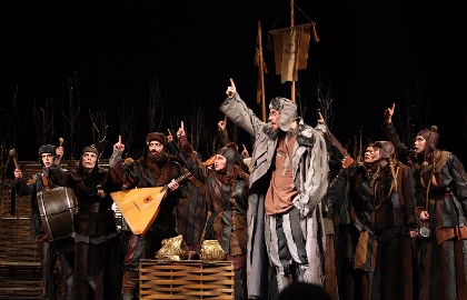 Cцена из «Семейный портрет с посторонним»