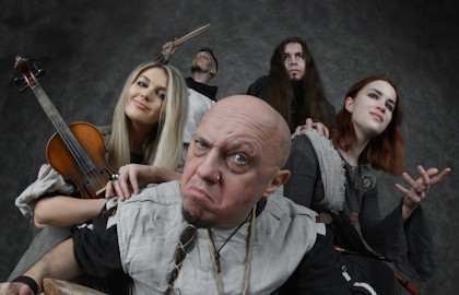 Группа «Тролль Гнёт Ель»