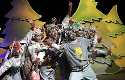 Волк и семеро козлят в гостях у Деда Мороза