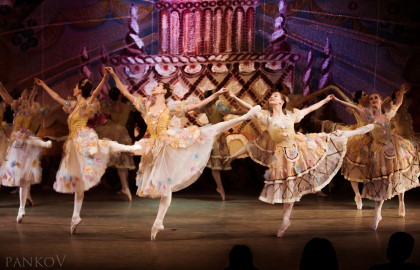 Scene from «Щелкунчик»
