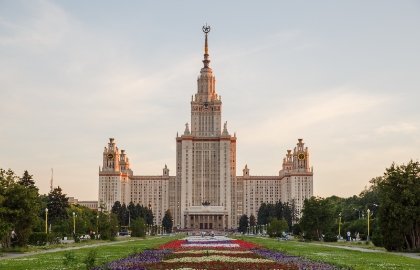 Семь Сталинских сестер. Легенды высоток Москвы