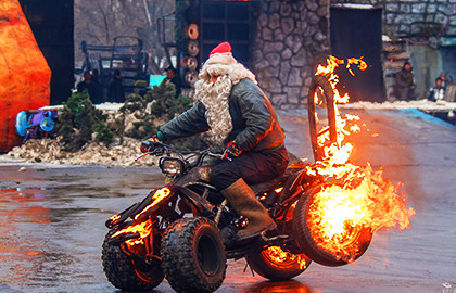 Новогодняя Елка у каскадеров "Тайна Планеты Роботов"