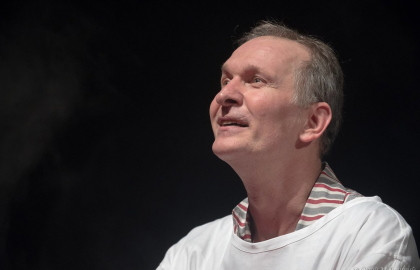 Cцена из «Где мы?∞!...​»