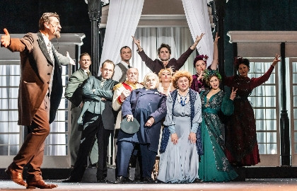 Cцена из «Докторъ А.П. Чеховъ. Об-хо-хо-чешься!»