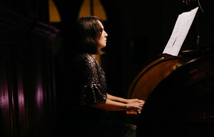 Новогодняя сказка с органом и песочной анимацией "Снежная королева"