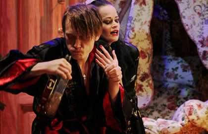 Scene from «Кошка на раскаленной крыше»