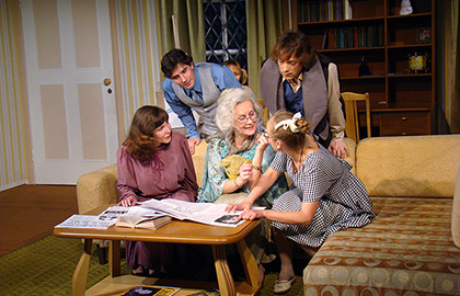 Scene from «Странная миссис Сэвидж»