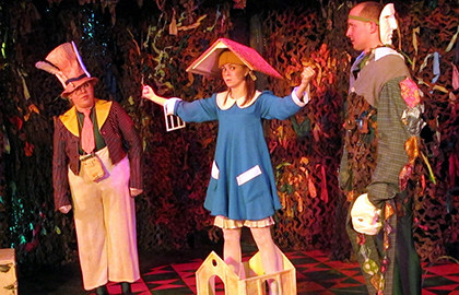 Алиса в стране чудес. АЯтеатр