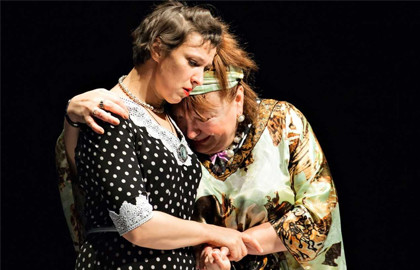 Scene from «Сирена и Виктория»