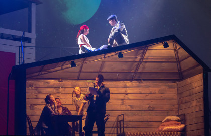 Scene from «Любовь и голуби»