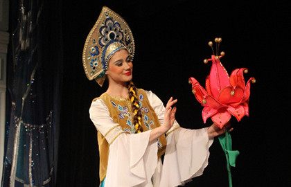 Scene from «Аленький цветочек»