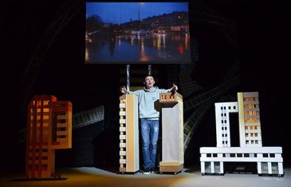 Scene from «Города одиночества»