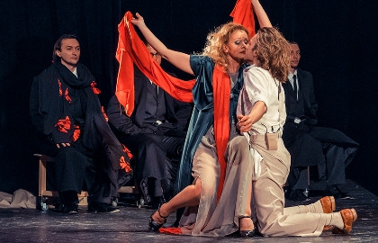 Cцена из «Сергей и Айседора»