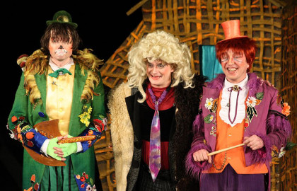 Scene from «Про трех веселых поросят»