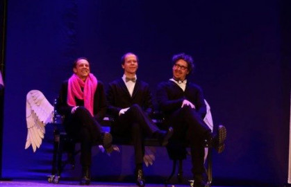 Scene from «Когда ангелы шутят»