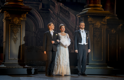 Cцена из «Королева чардаша»