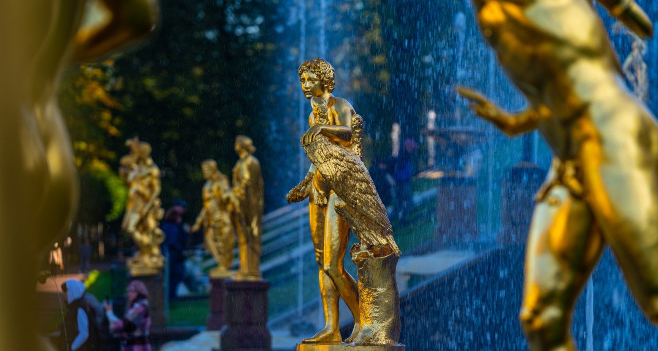 Петергоф на весь день: Большой дворец, фонтаны, малый дворец