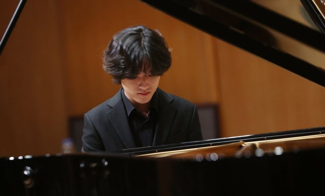 Pianissimo. Моён Юн