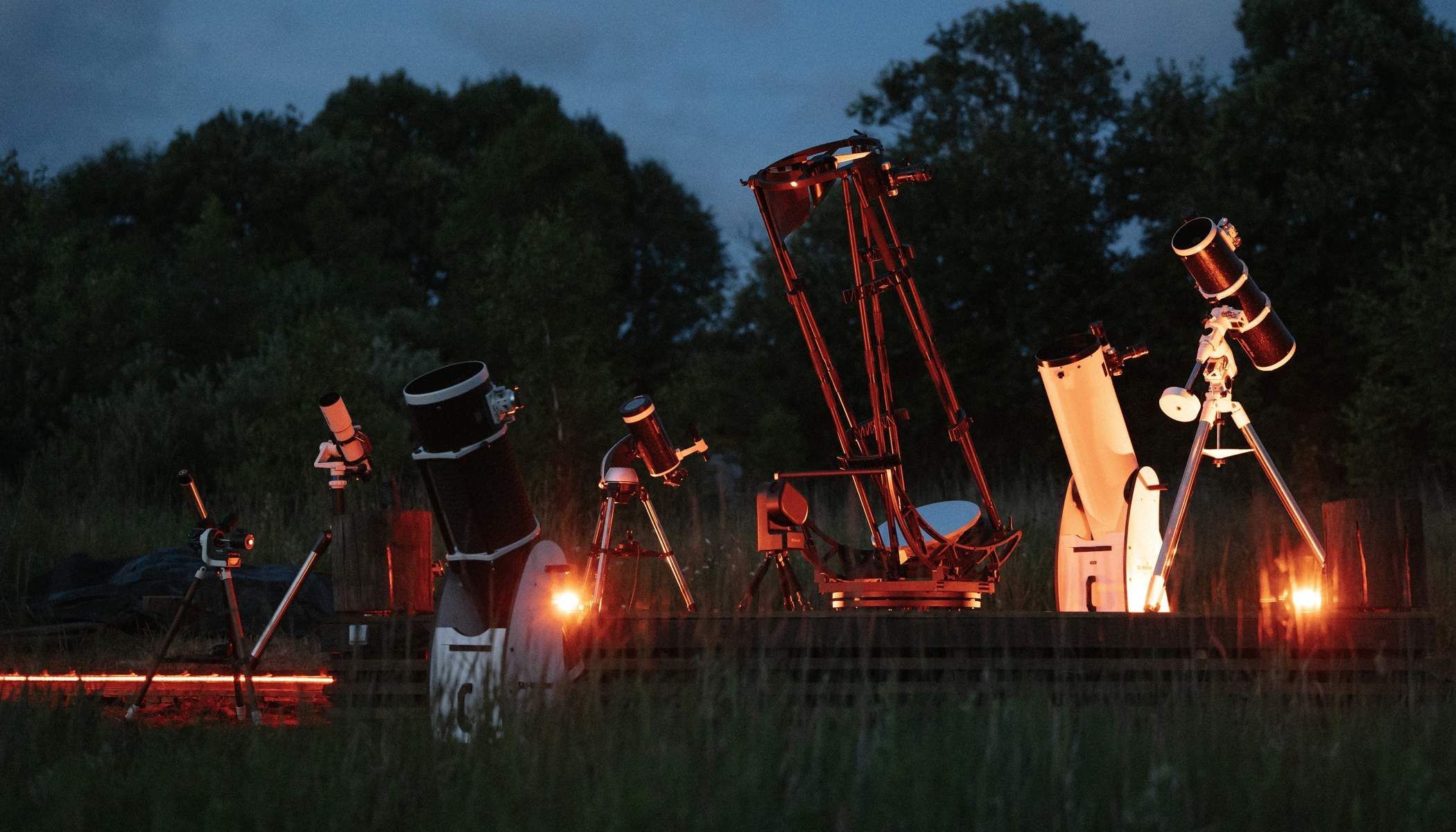 Инженерно-космический кэмп в Astroglamp с наблюдениями в телескопы, лекциями, музыкой и кино