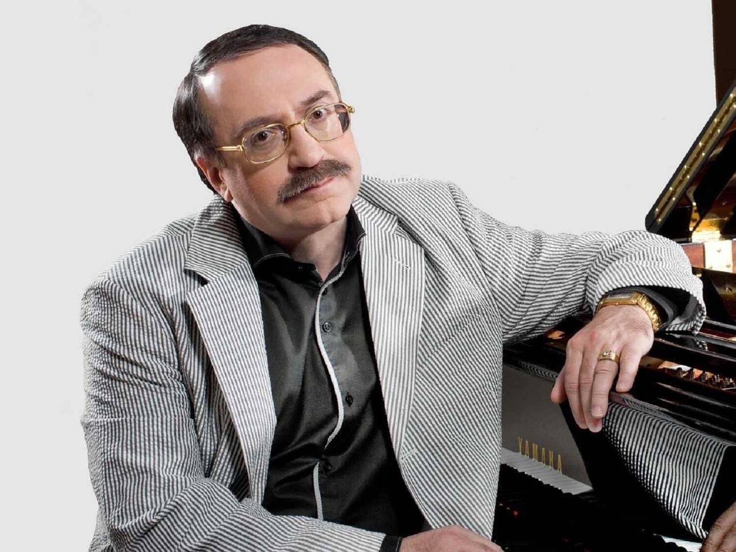 Даниил Крамер, фортепиано, Олег Аккуратов, фортепиано