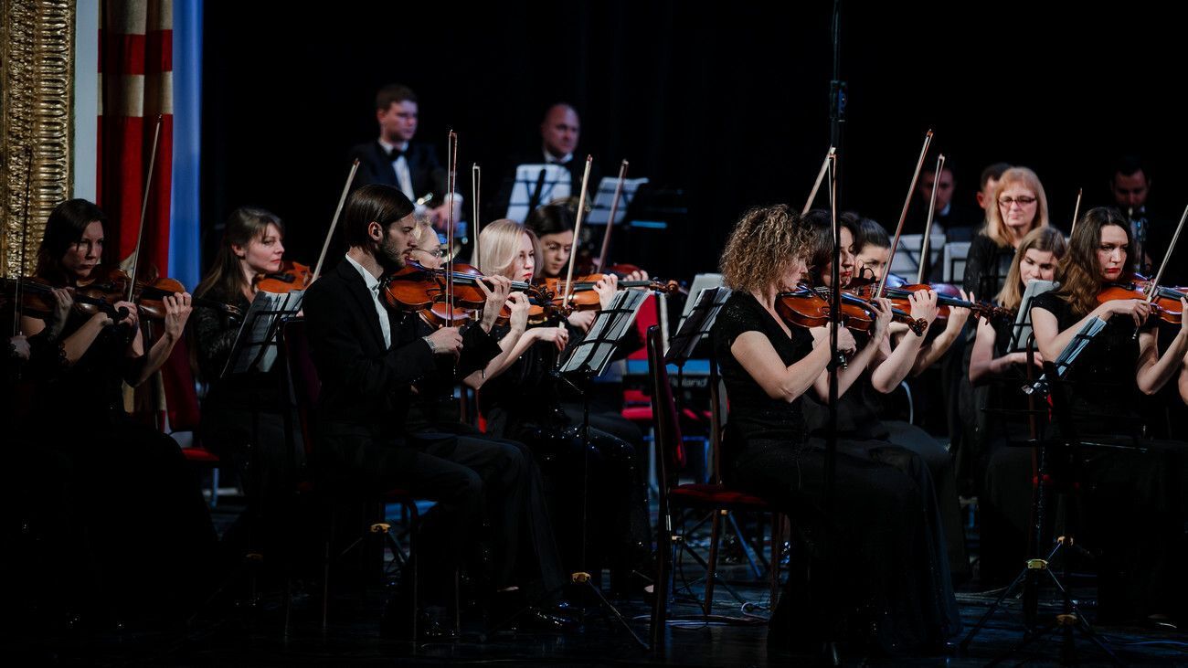 «Мировые хиты» Концерт ансамбля «Адажио» с Государственным эстрадно-симфоническим оркестром