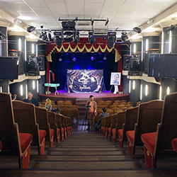 Театр Кошек Куклачева Фото